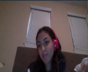 Молодая в скайпе для парней мастурбирует